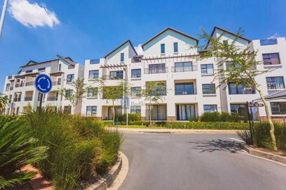 2 Bedroom Loft at the View Estate complex in Dainfern - Photo 3