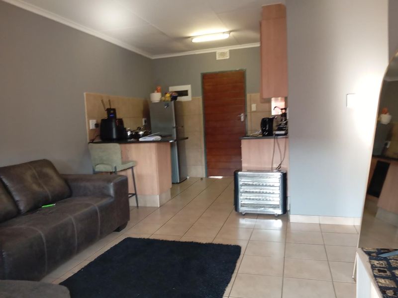 Lovely 2 Bedroom Apartment for sale - Photo 3