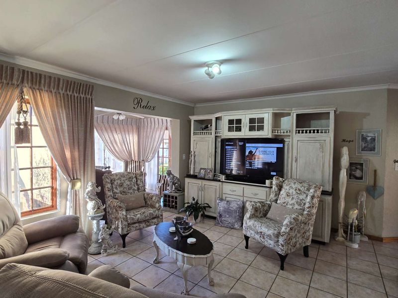 Exceptional Beautiful Retirement Unit for sale - Photo 4