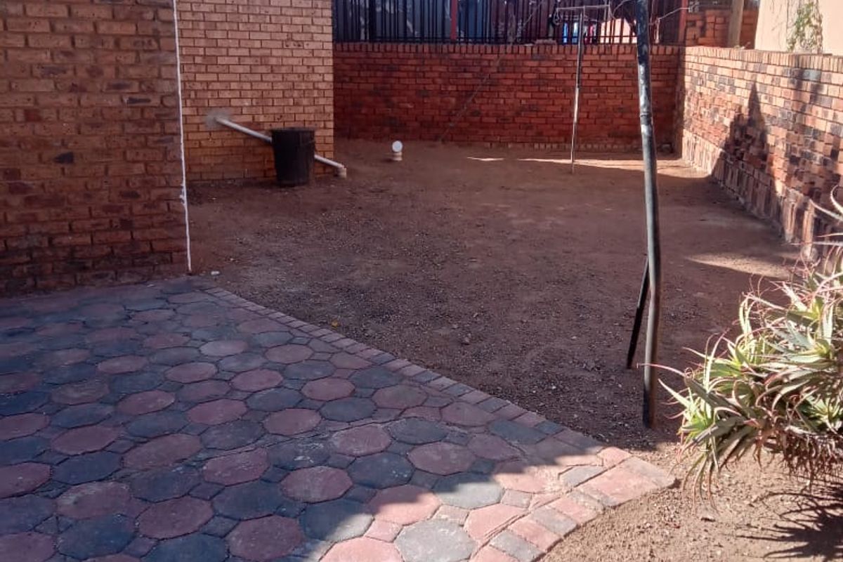 3 bedrooms house for sale in Winterveld - Photo 5