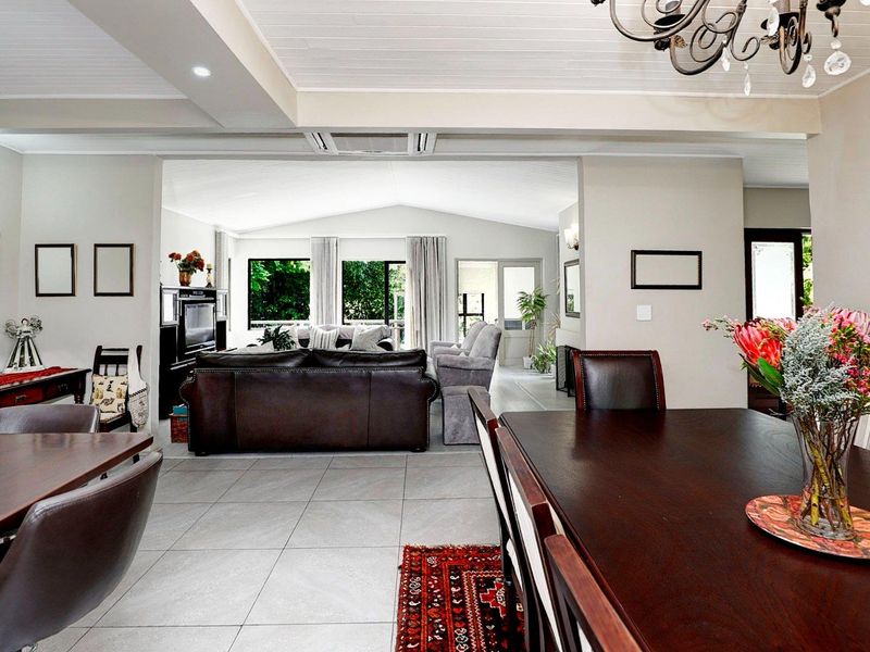 Spacious 4 Bed Family Home in Mature Garden – Walk to School! - Photo 7