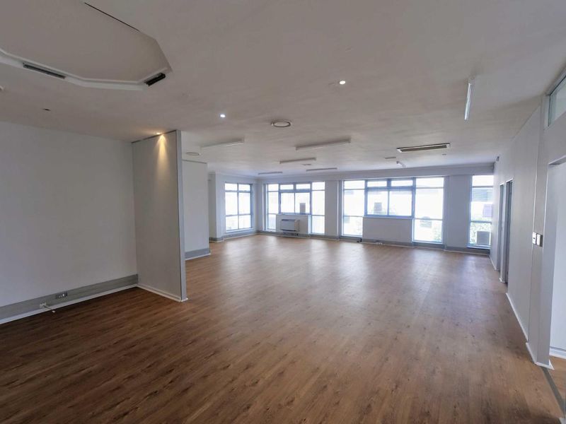 Verstile, Light-Filled Office in Century Square! - Photo 8