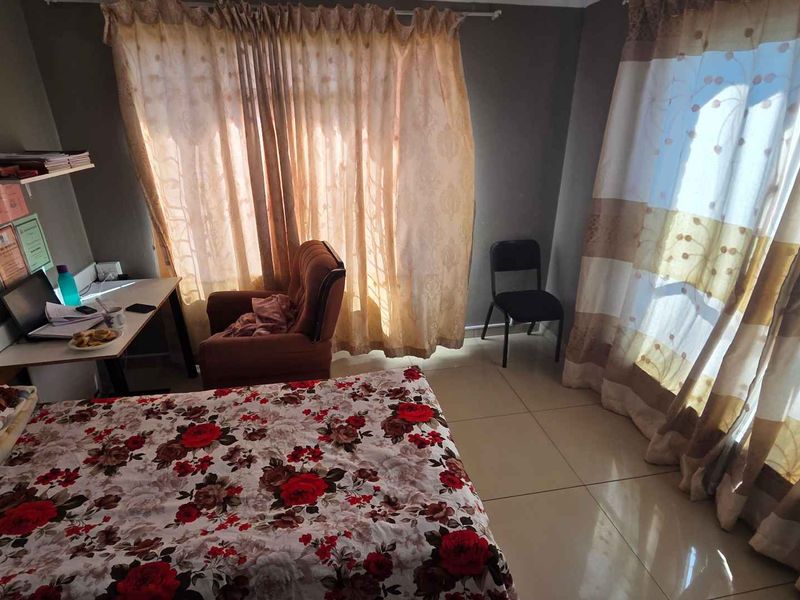 Prime Investment Opportunity – High Rental Income Student Property - Photo 2