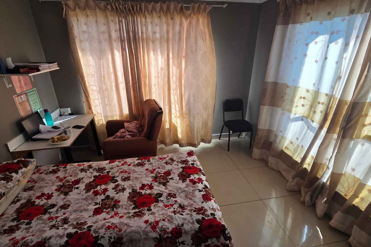 Prime Investment Opportunity – High Rental Income Student Property - Photo 2