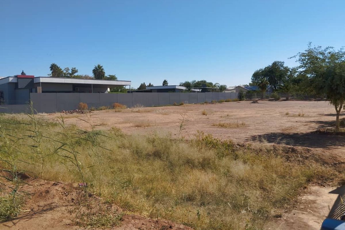 WELL-LOCATED LARGE ERF FOR SALE IN MARIENTAL NORTH – EASTERN SIDE - Photo 3