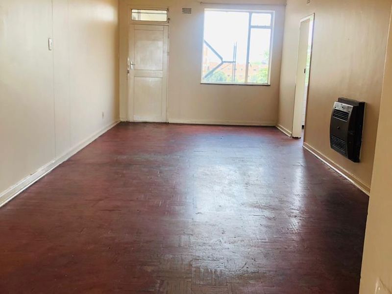 Explore Ideal Living: Security & Convenience Combined! - Photo 4