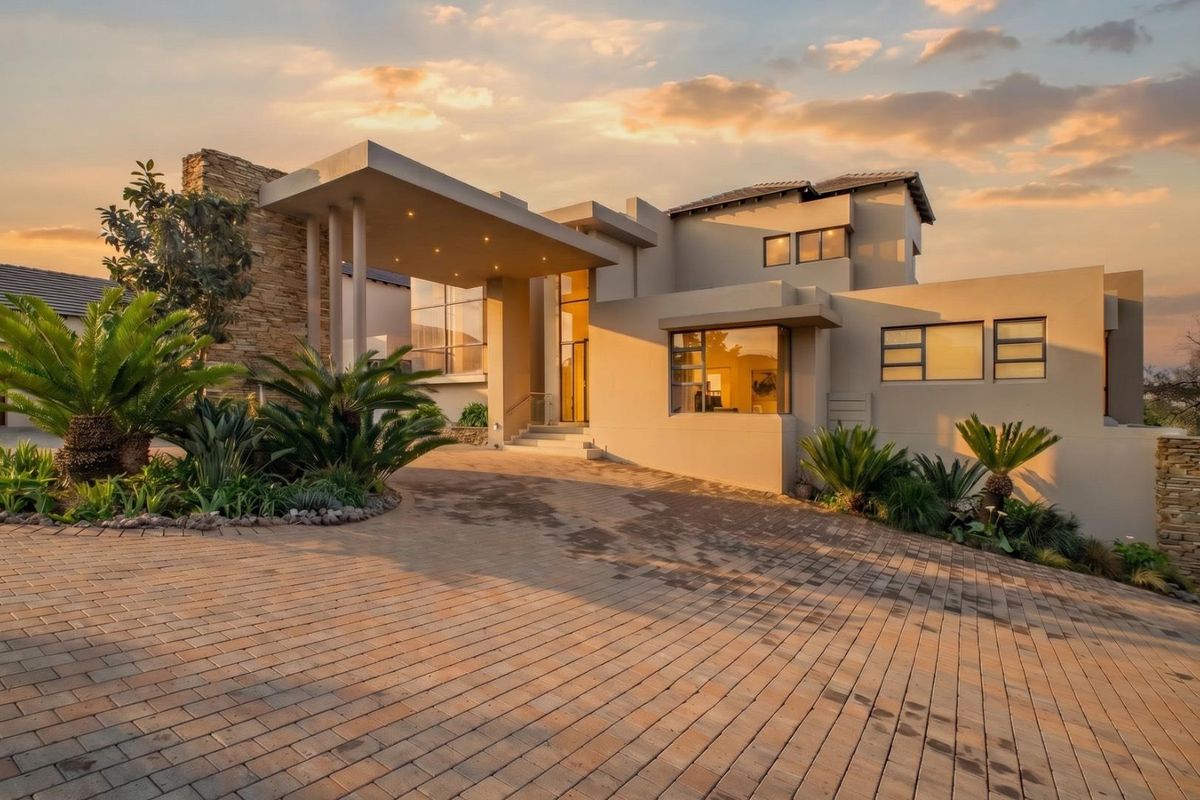 Luxurious Eco-Friendly Estate with Unparalleled Features - Photo 5