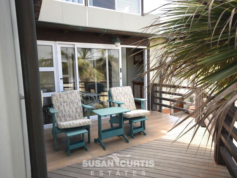 WATERFTONT 3 BEDROOM HOUSE IS FOR SALE - Photo 5