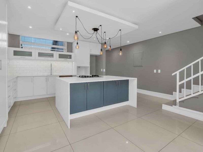 2.5 BEDROOM TOWNHOUSE FOR SALE IN BRYANSTON - Photo 2