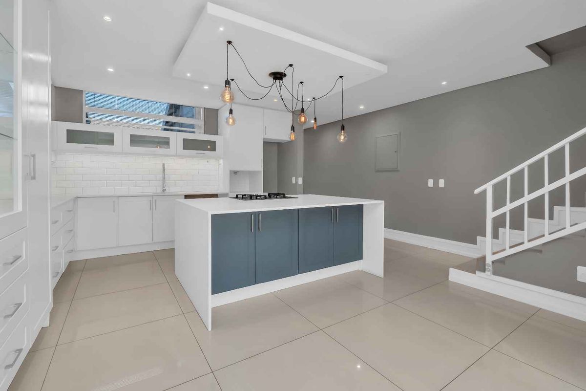 2.5 BEDROOM TOWNHOUSE FOR SALE IN BRYANSTON - Photo 2