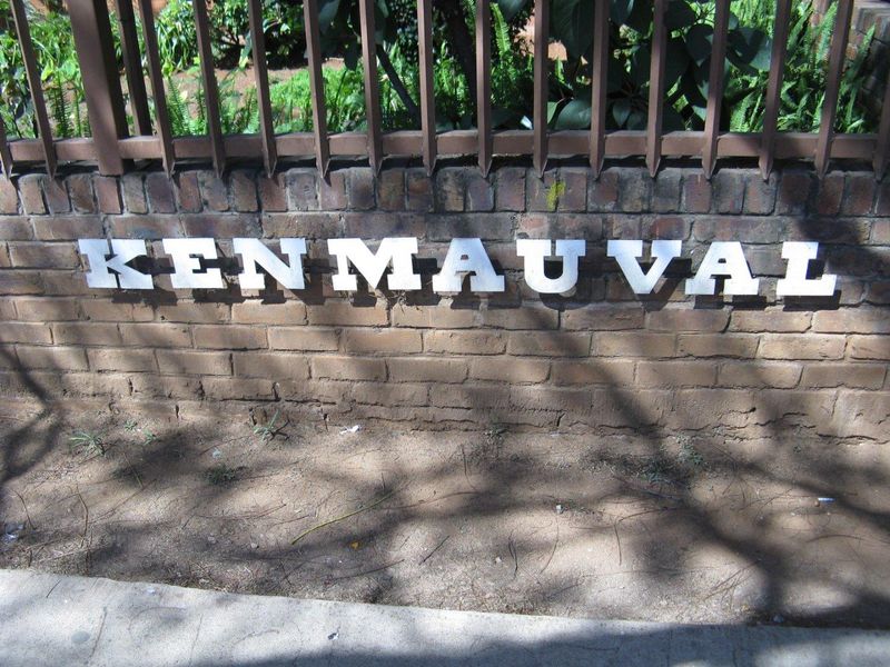 A BACHELOR FLAT TO RENT IN ARCADIA - Photo 2