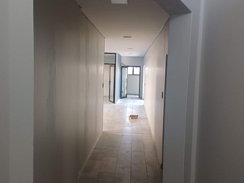 To Let Office space - Photo 2