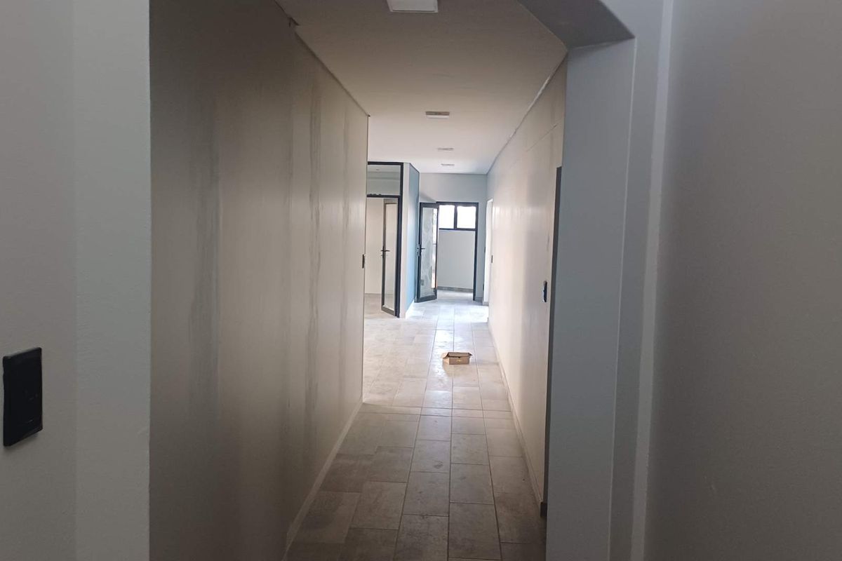 To Let Office space - Photo 2
