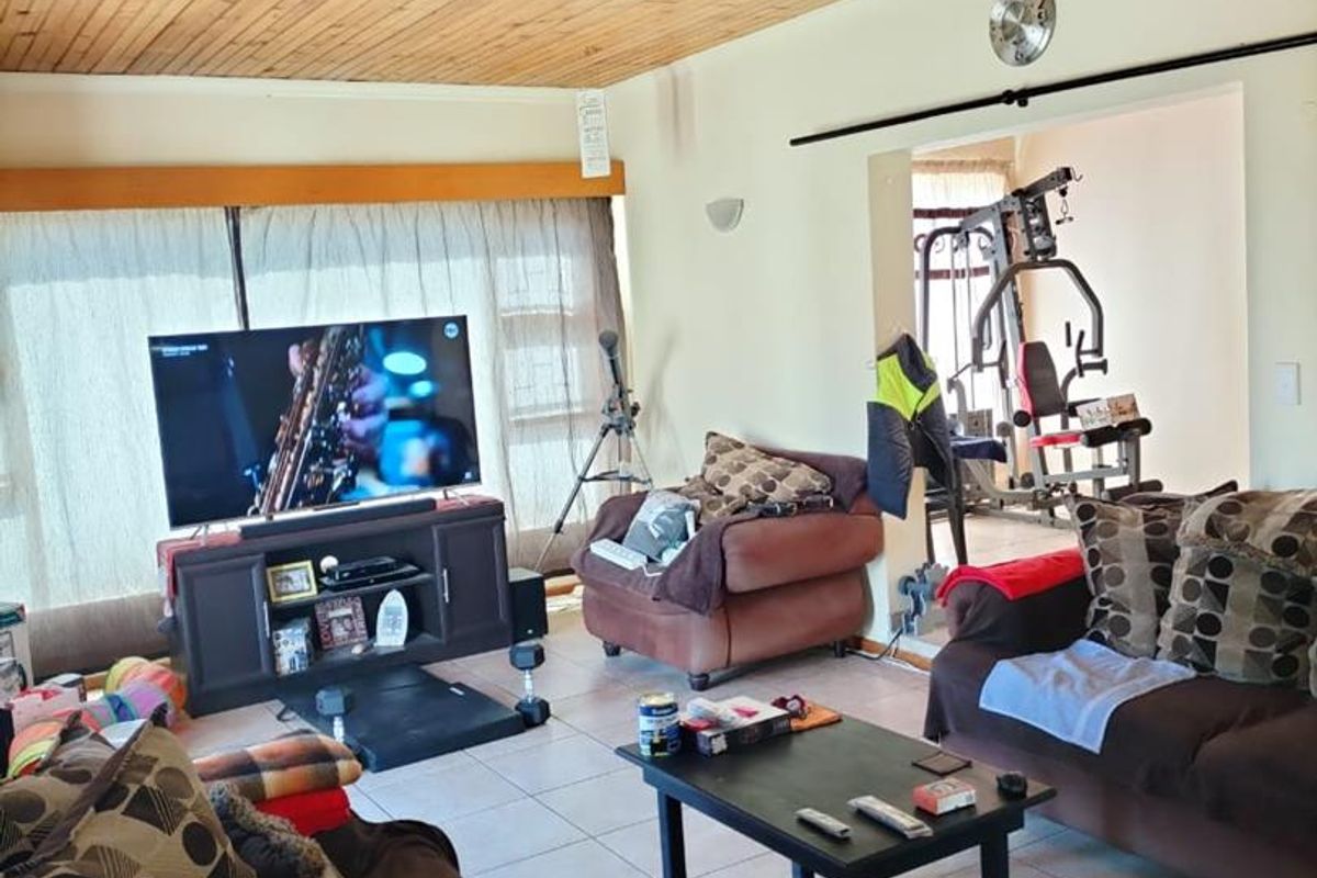 **Prime Location – Just 2 Blocks from the Lagoon in Meersig** - Photo 3