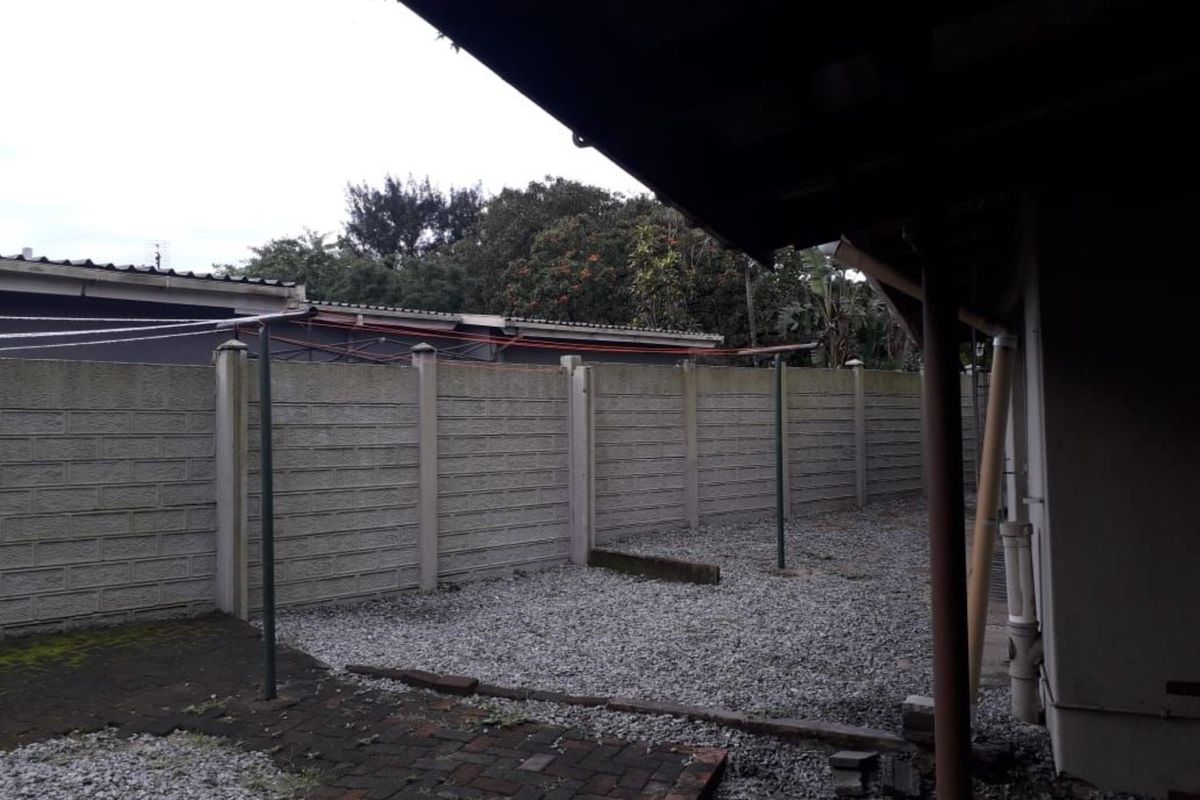 1 bedroom House in ARBORETUM - Photo 2