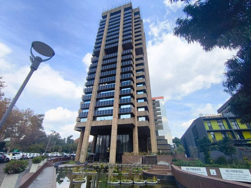 417.5m2 Office Space To Let in Braamfontein - Photo 2