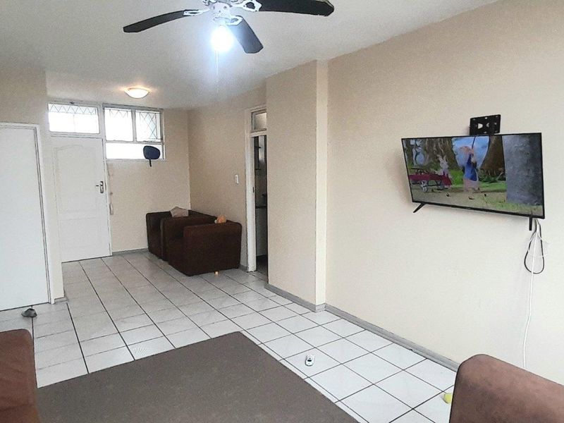 2 bedrooms in North Beach - Photo 9