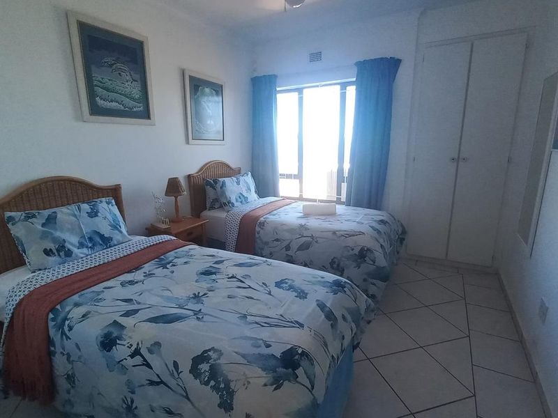 Live Above the Waves in Style - Photo 9