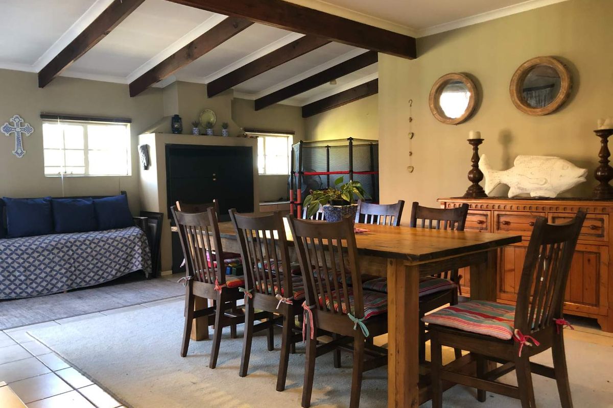 Prime Location, Perfect Home: Constantia Glen Awaits You! - Photo 5