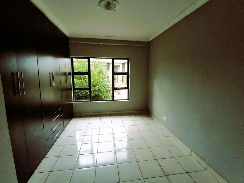 5 Bedroom | 4 Bathroom Home – Security Estate Living - Photo 6