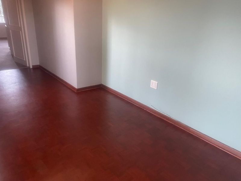 UNFURNISHED TWO BEDROOMS - FIRST FLOOR - Photo 4