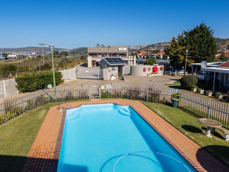 Holiday unit in a Secure Complex - Photo 8