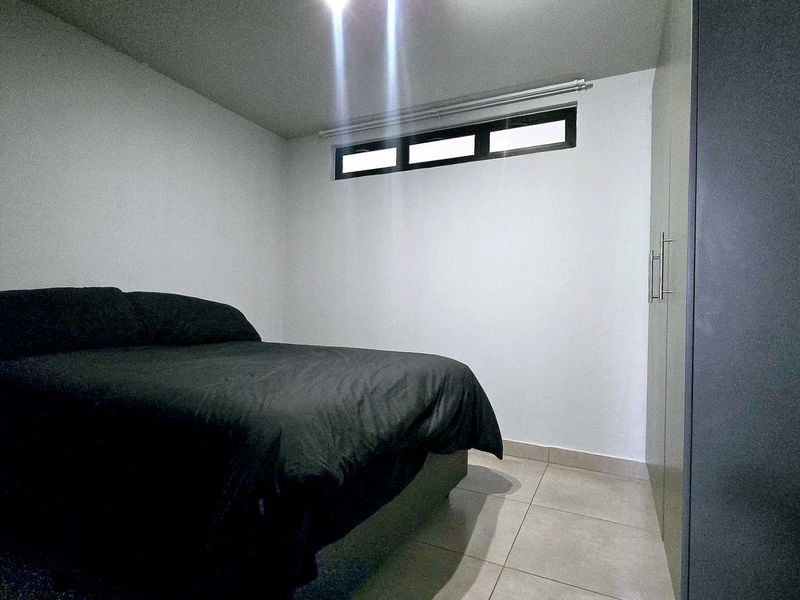 Modern One Bedroom Apartment in a Secure Lifestyle Complex - Photo 7