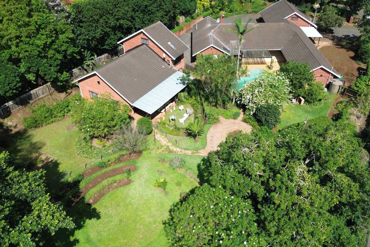 Prime Position Property + 2 Flatlets = Exceptional Value - Photo 2