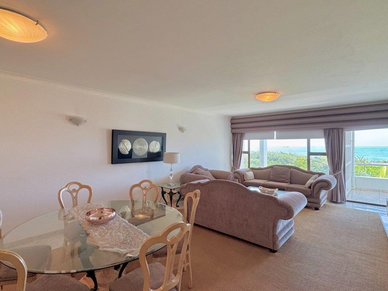 Luxury Coastal Living – Fully Furnished 3 Bedroom Apartment on Marine Drive - Photo 5