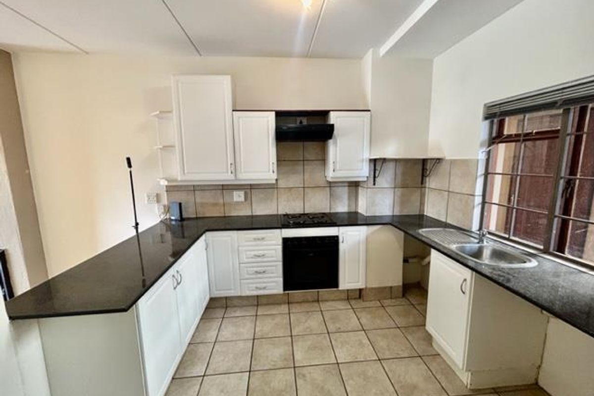 Stunning Garden Apartment for Sale in a Great Location - Photo 2