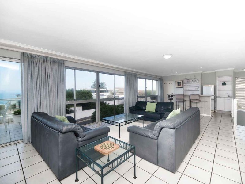 Prime Coastal Escape - Photo 7