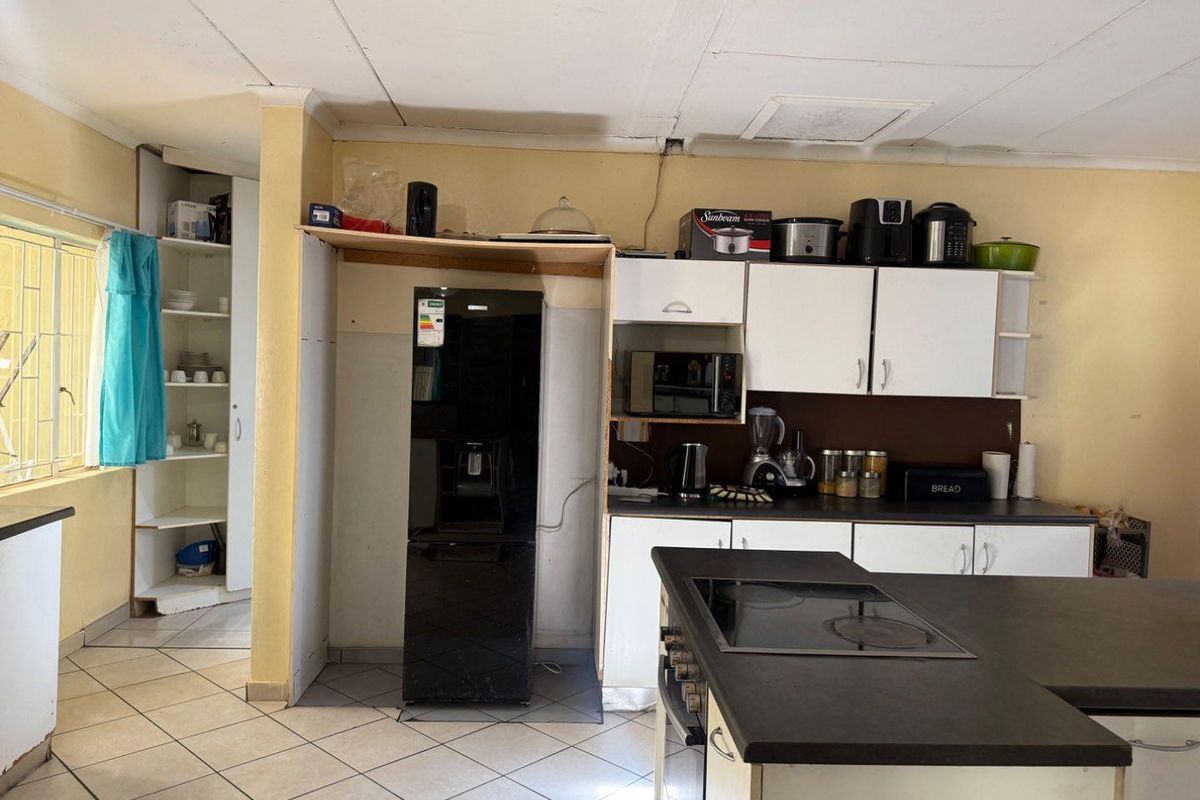 House for Sale Hochland Park Tauben Glen - Photo 2