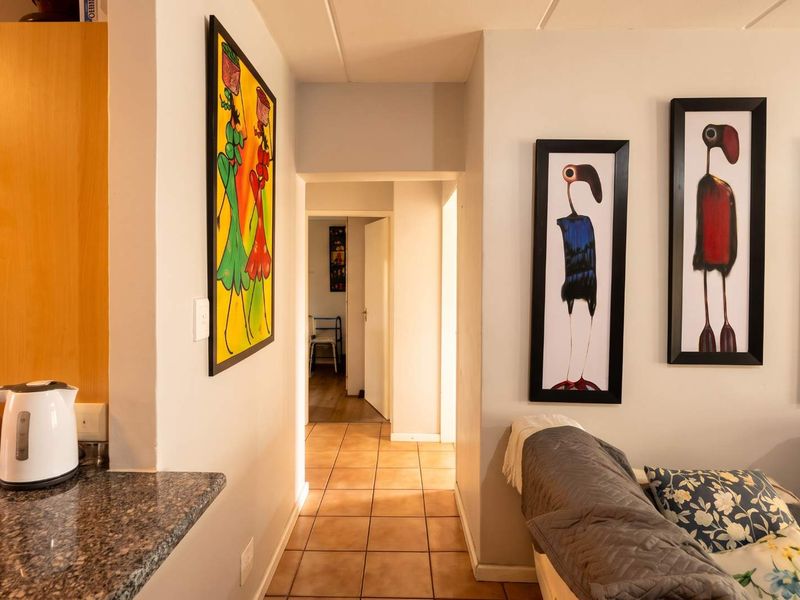 Spacious Ground-Floor Garden Townhouse in Castello – Pet Friendly! - Photo 4