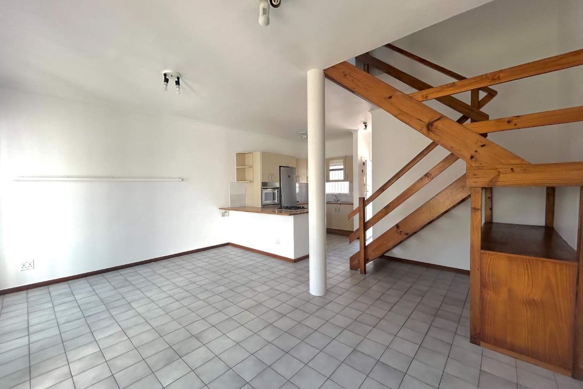 Charming 3-Bedroom Home with a lovely garden - Photo 3