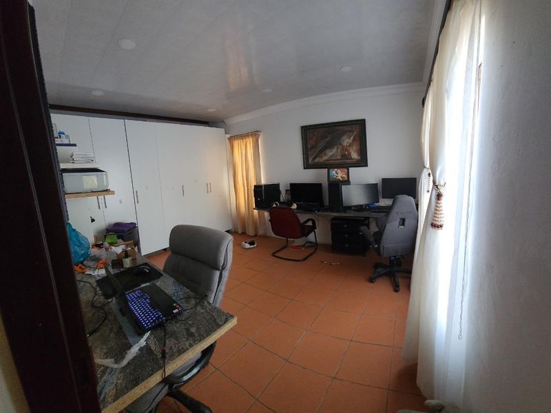 Here’s a chance to own a smart house. - Photo 9