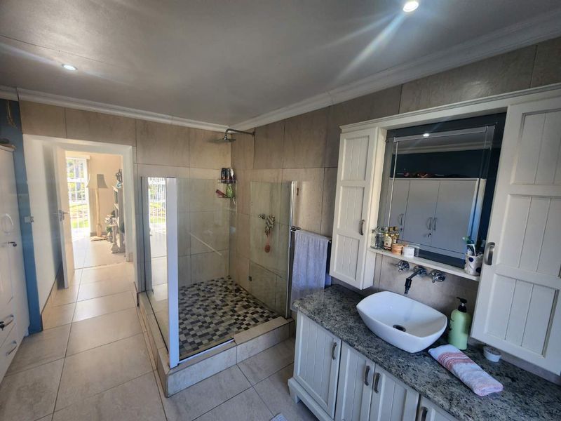 OPPORTUNITY KNOCKS - Photo 3