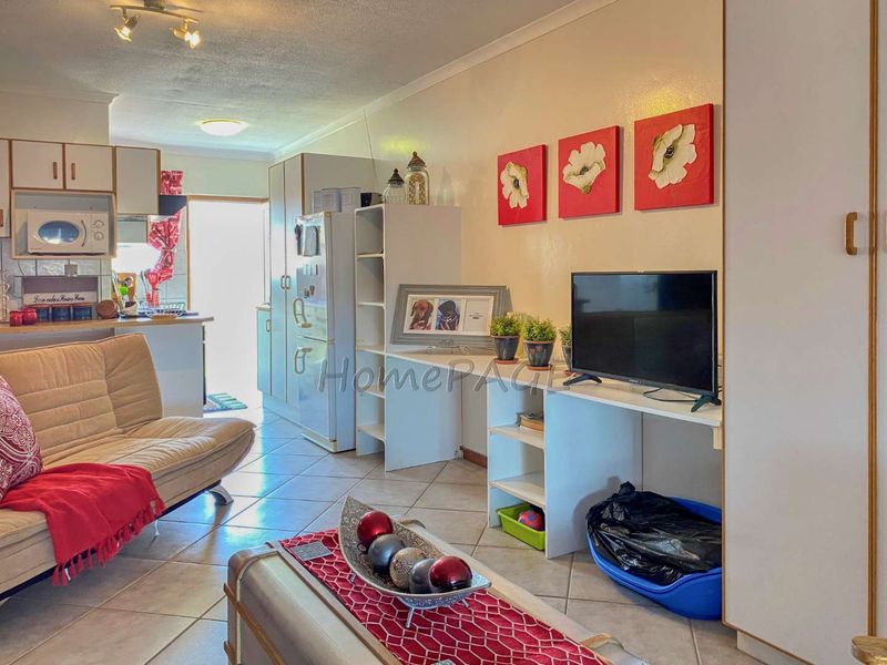 Long Beach, Walvis Bay:  Furnished Bachelor Unit is for Sale - Photo 3