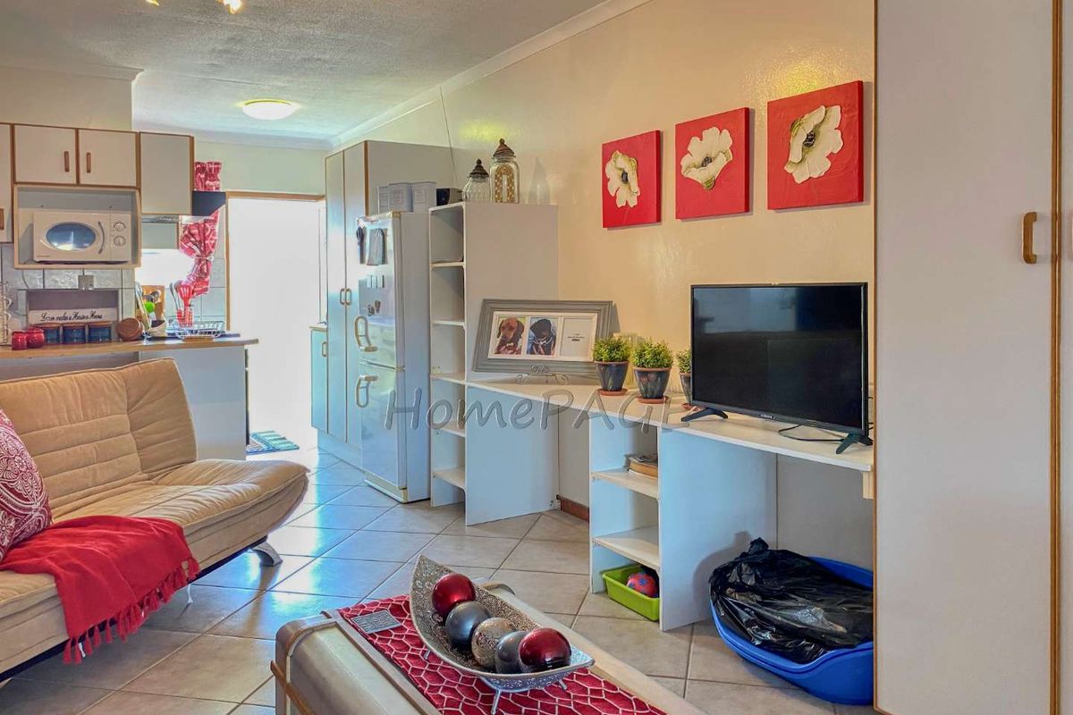 Long Beach, Walvis Bay:  Furnished Bachelor Unit is for Sale - Photo 3