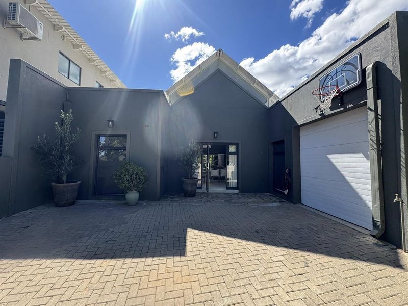 Beautiful 3 Bedroom House for sale in Elisenheim - Photo 2