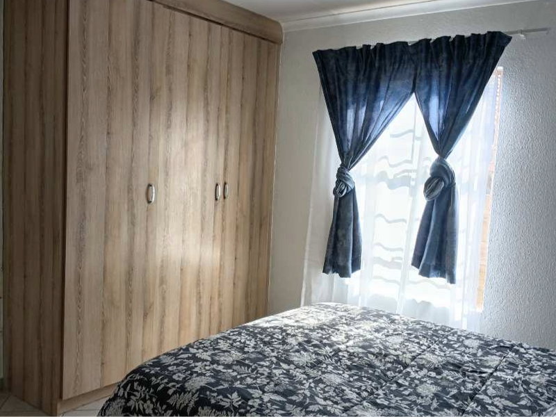 Move-In Ready 3-Bedroom Home in Secure Westview Andeon Estate - Photo 9