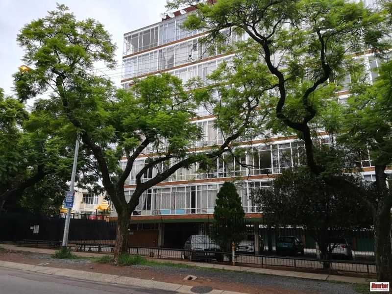 A BACHELOR FLAT TO RENT IN SUNNYSIDE - Photo 2