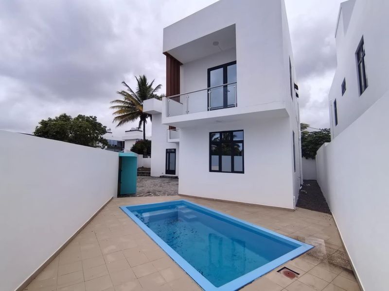 Welcome to Trou Aux Biches: Modern 4-Bedroom Villa with Pool - Photo 2