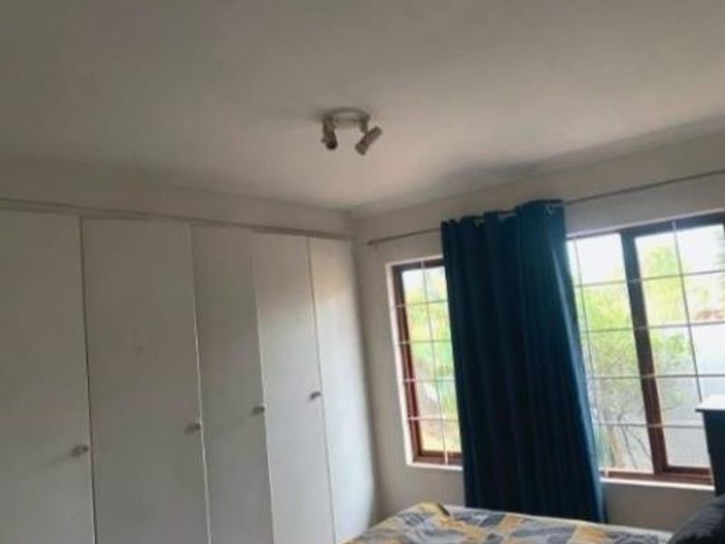 Two Bedroom Garden simplex To Let - Photo 8