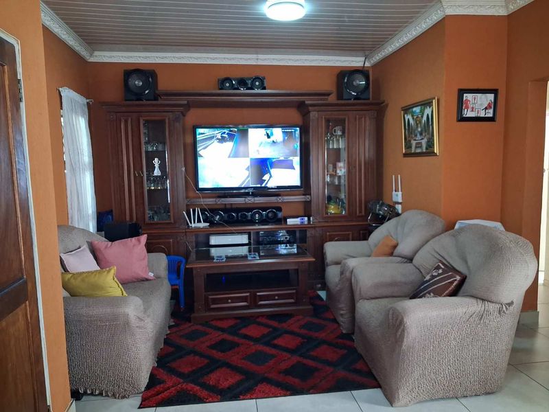 3 Bedroom House For Sale in Vanderbijlpark CE - Photo 5