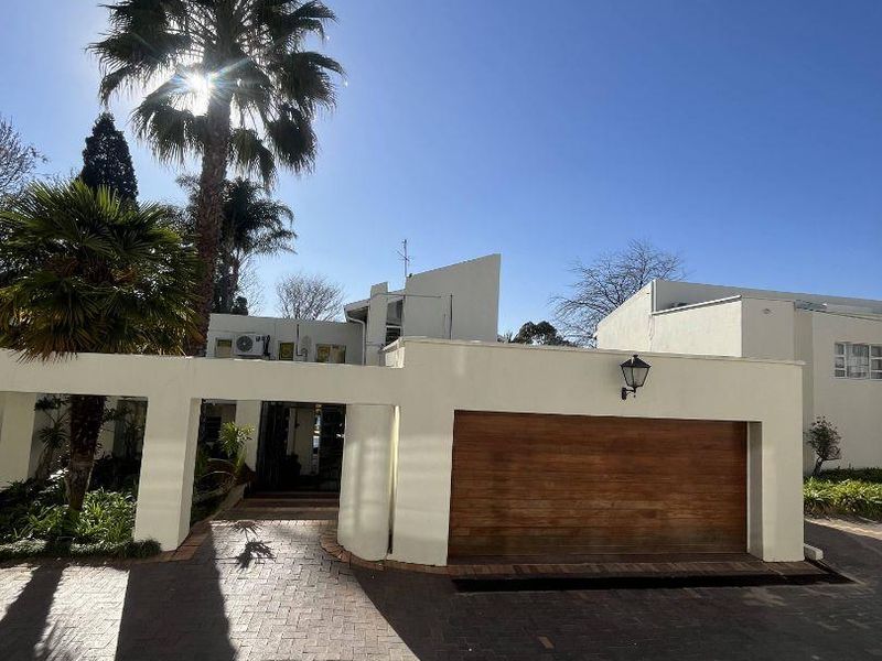 Bryanston Compound - A Residence of Quiet Distinction - Photo 2