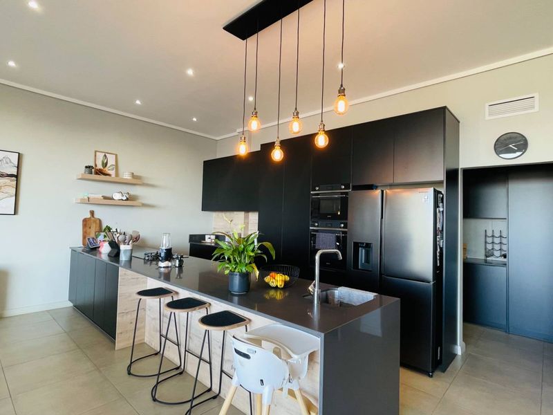 Ascend to Midstream Penthouse - most exclusive luxury Apartment - Photo 3