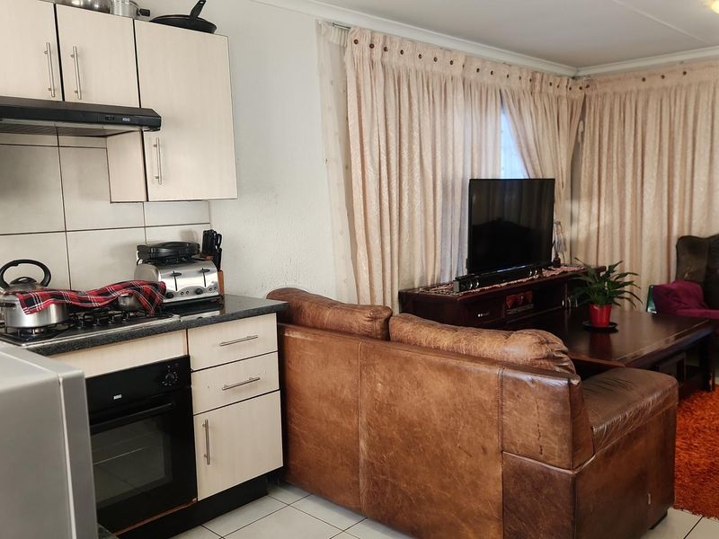 3 Bedroom House For Sale in Heatherview - Photo 1