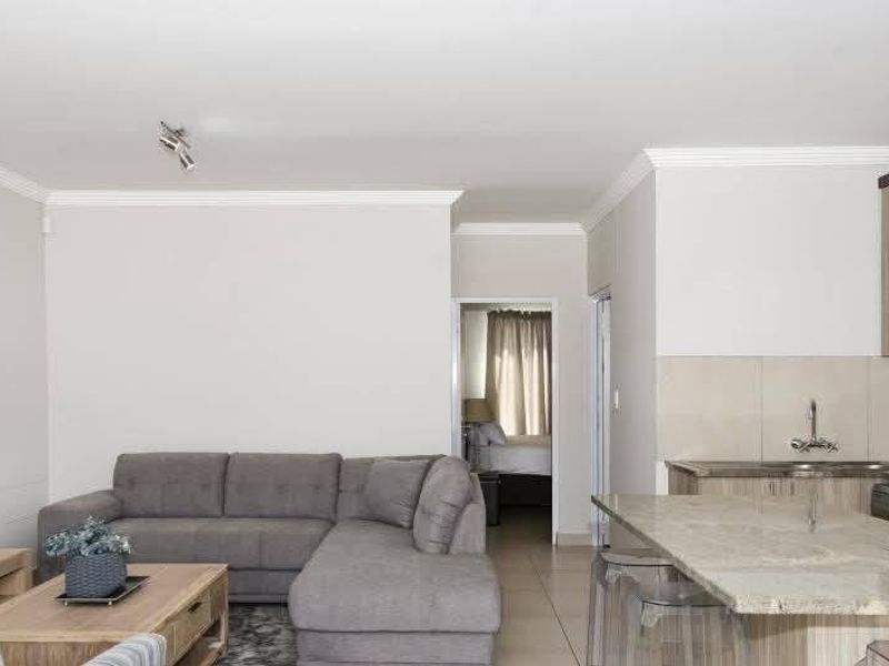 Investment opportunity - Rental earning up to N$ 11 500 per month. - Photo 2