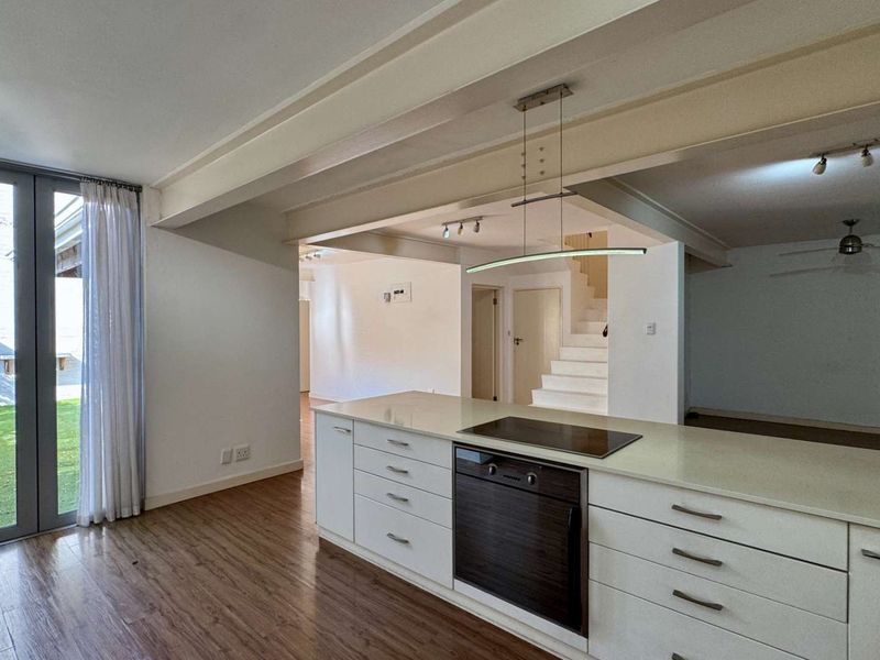 Spacious, 4 bedroom Townhouse in Umhlanga - Photo 8