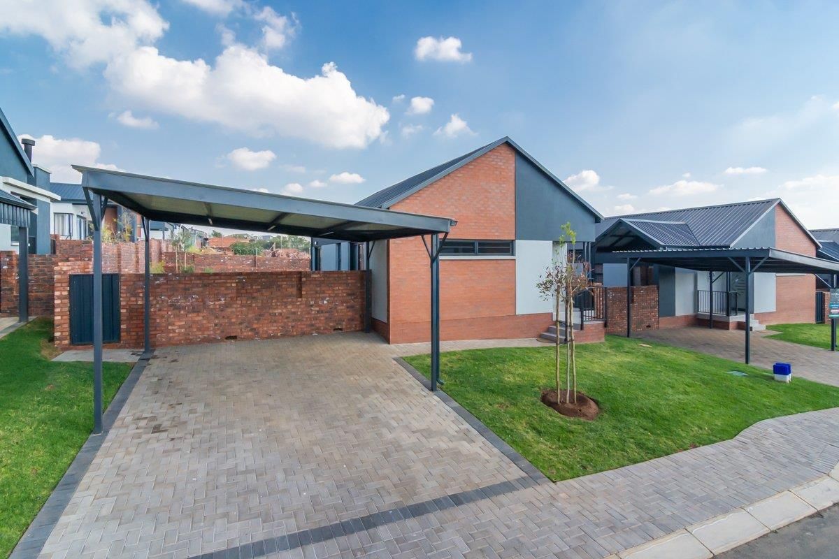 A modern home  with comfort and  privacy awaits you at Baltimore Estate Home - Photo 2